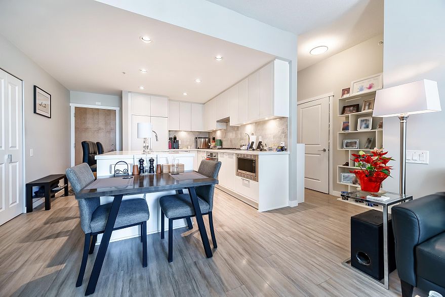 301 3188 Riverwalk Avenue