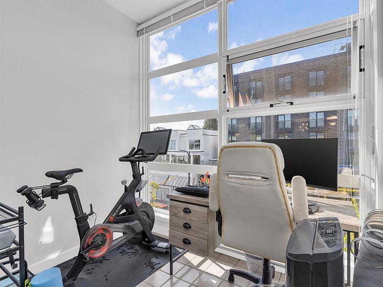 403 2929 W 4th Avenue