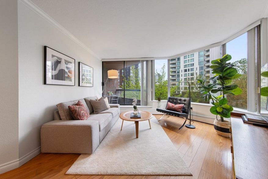 407 1330 BURRARD STREET, Vancouver BC V6Z 2B8