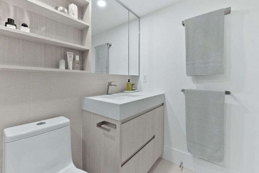 713 1887 Crowe Street