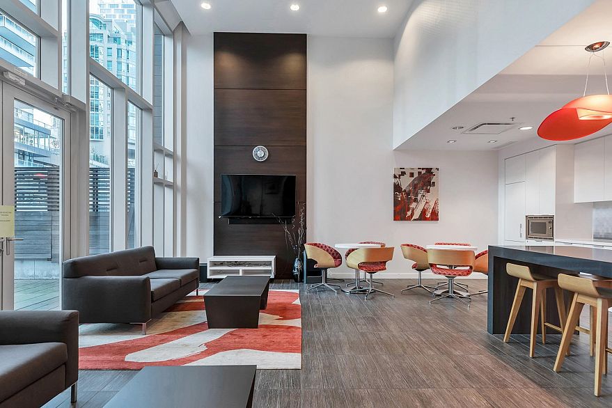 201 1308 Hornby Street