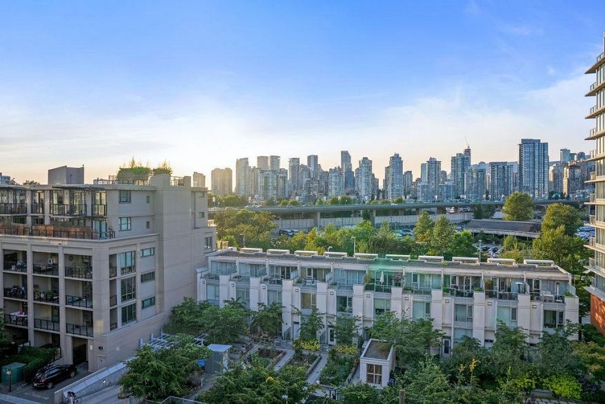 713 1887 Crowe Street