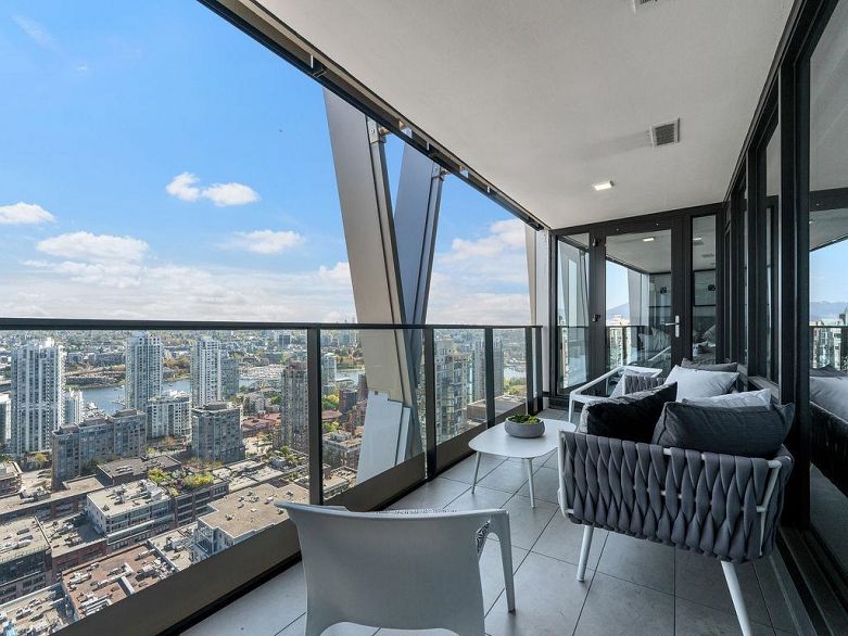 3203 1111 RICHARDS STREET, Vancouver BC V6B 0S3
