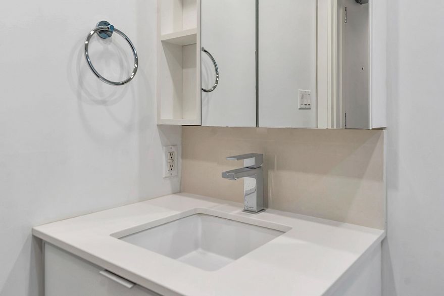 201 1308 Hornby Street