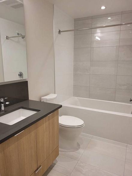 807 3430 E Kent Avenue South