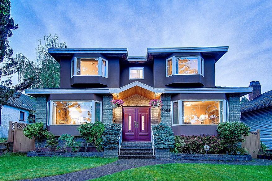 4255 W 15TH AVENUE, Vancouver BC V6R 3A7