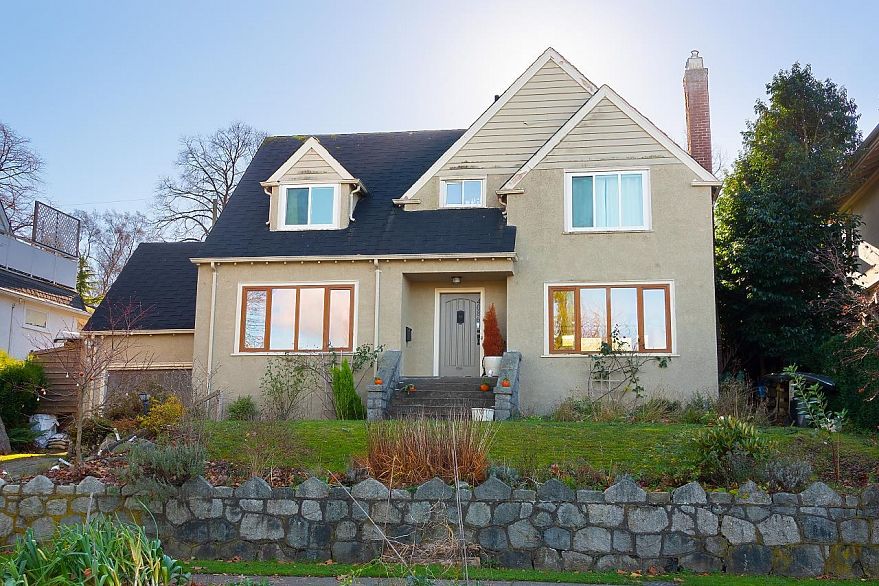 4086 W 8TH AVENUE, Vancouver BC V6R 1Z6