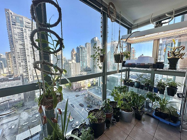 1205 1188 Howe Street