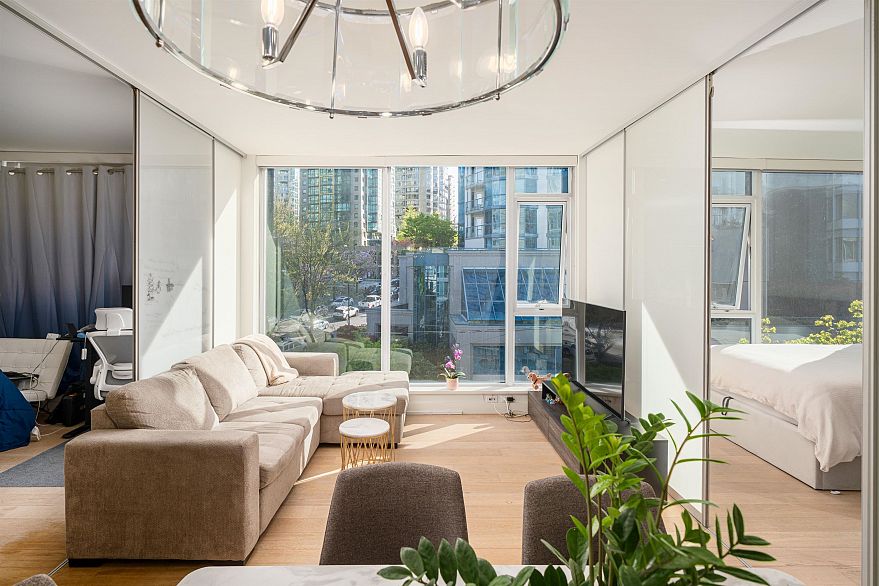 403 1409 W PENDER STREET, Vancouver BC V6G 2S3