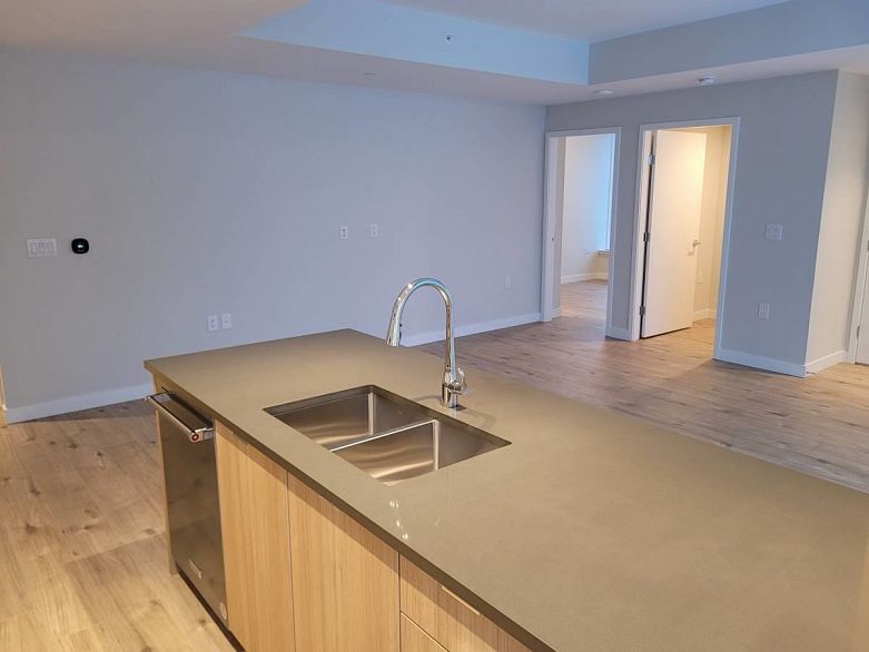 807 3430 E Kent Avenue South