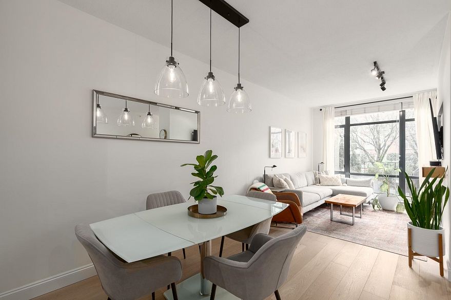 2267 W 12TH AVENUE, Vancouver BC V6K 4T5