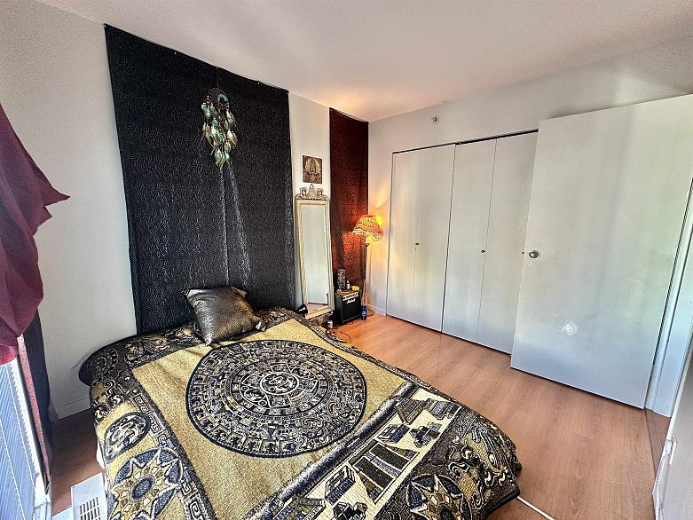 1205 1188 Howe Street