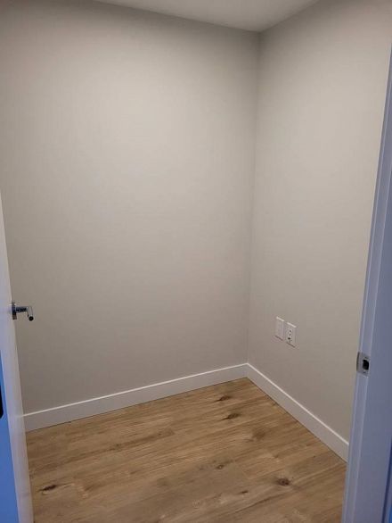 807 3430 E Kent Avenue South