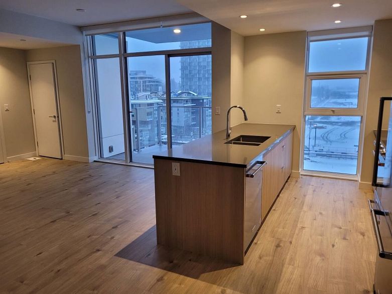 807 3430 E Kent Avenue South