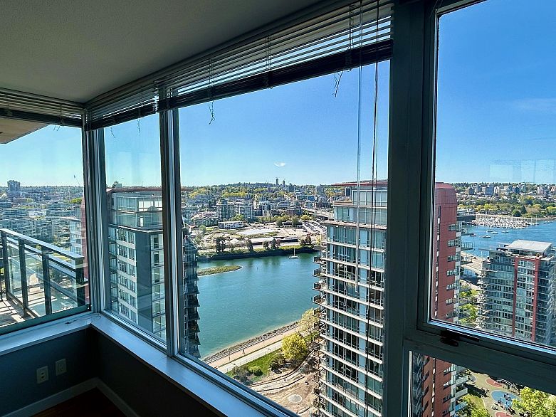 3005 33 SMITHE STREET, Vancouver BC V6B 0B5