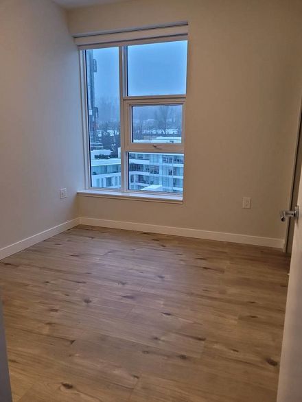 807 3430 E Kent Avenue South