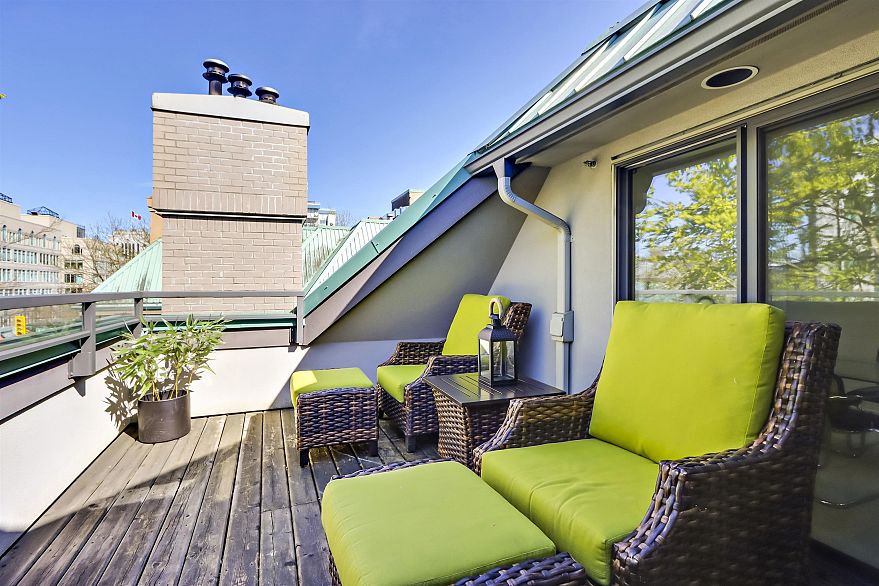 E403 628 W 12th Avenue