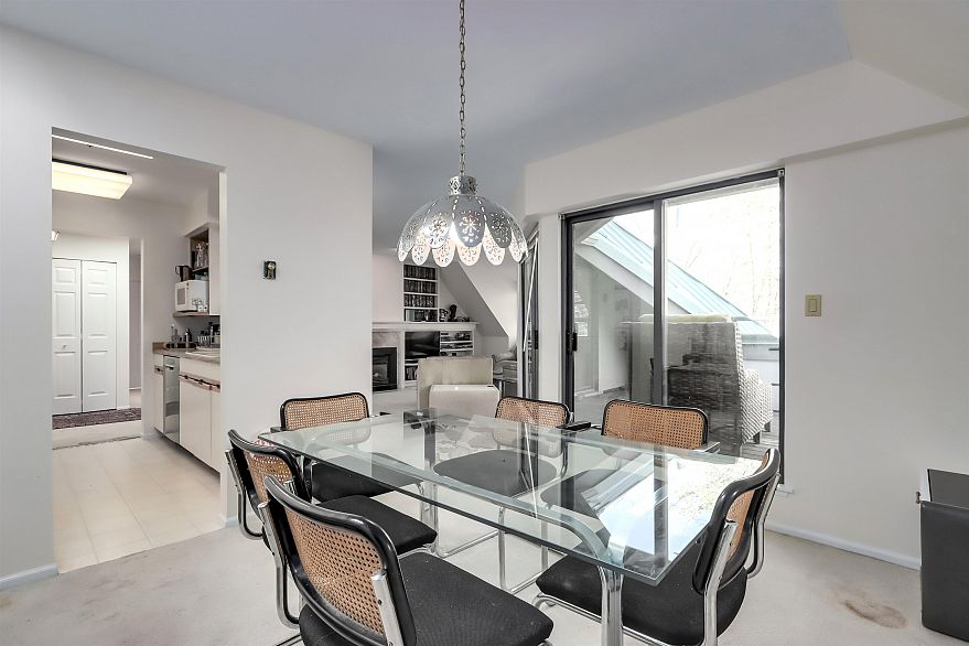 E403 628 W 12th Avenue