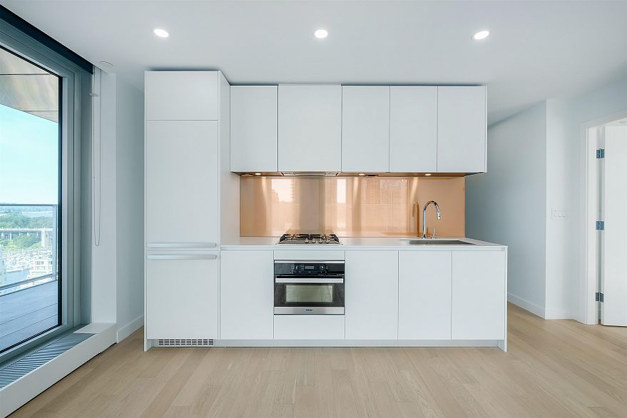 2102 1480 Howe Street