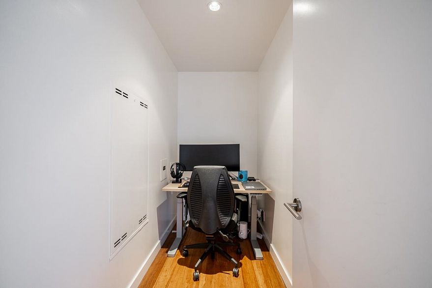 4805 777 Richards Street