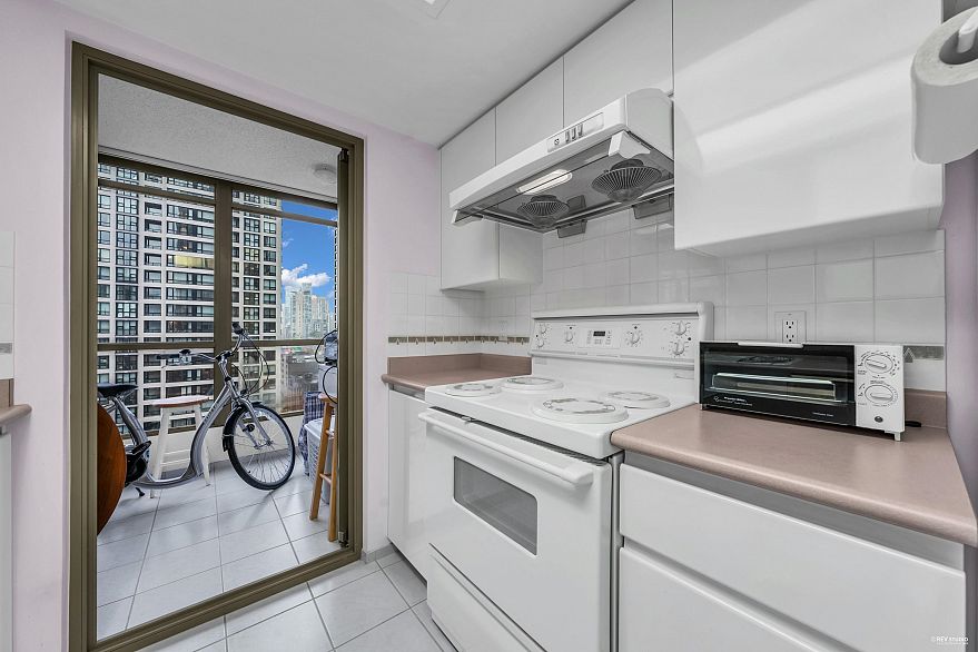 1303 867 Hamilton Street