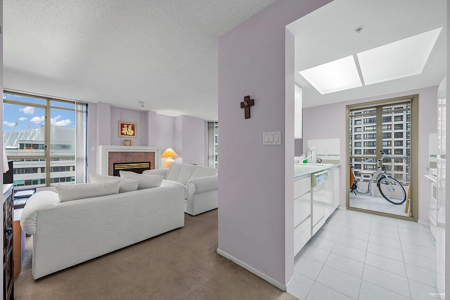 1303 867 Hamilton Street