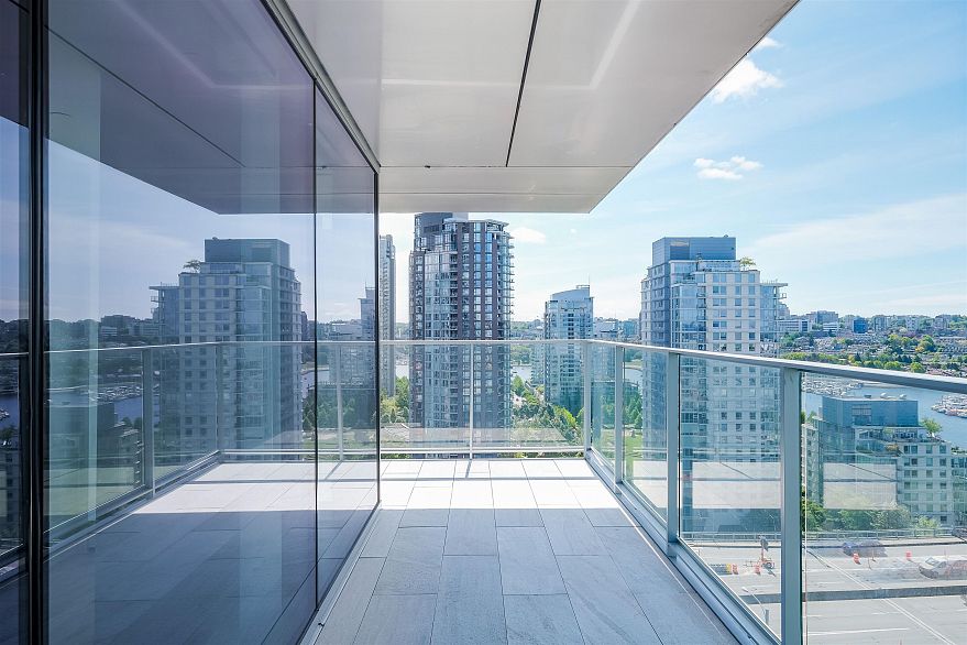 2102 1480 Howe Street