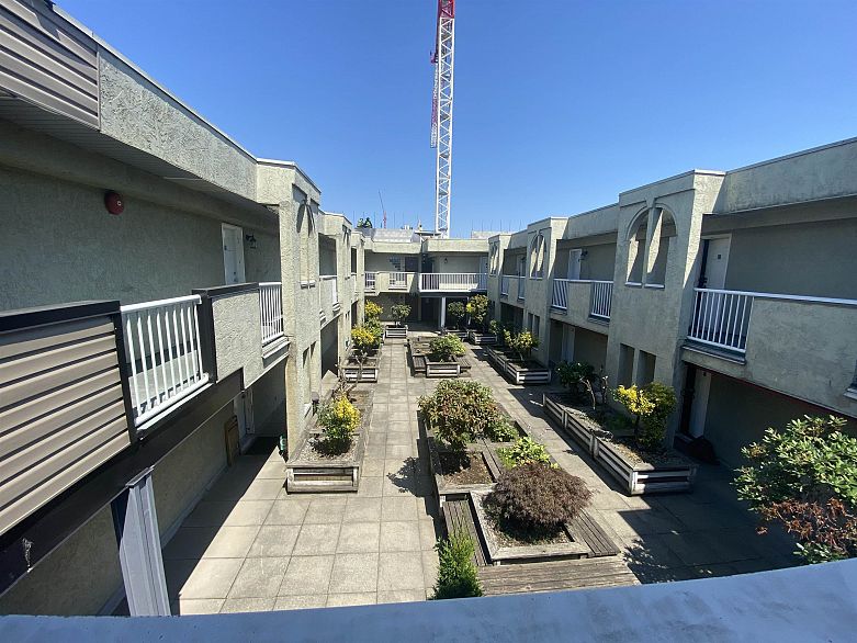 304 5520 Joyce Street