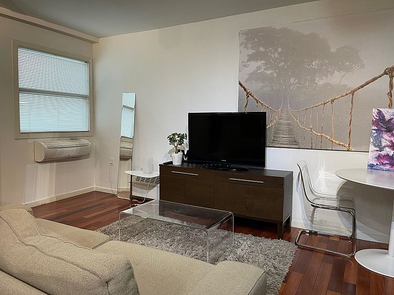 305 440 RICHARDS STREET, Vancouver BC V6B 2Z3