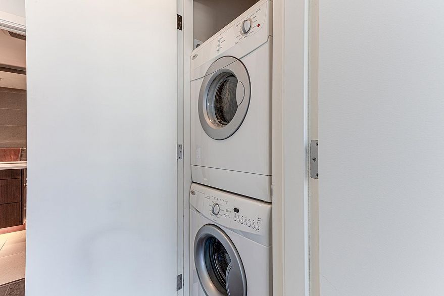 1404 138 W 1st Avenue