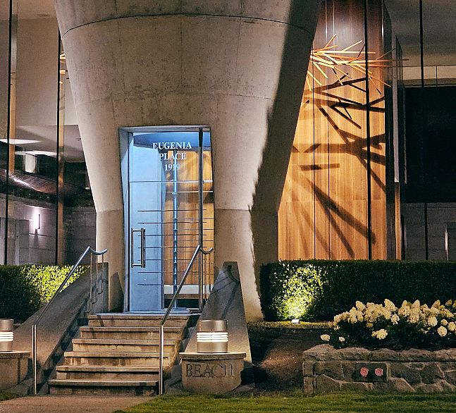 1600 1919 Beach Avenue