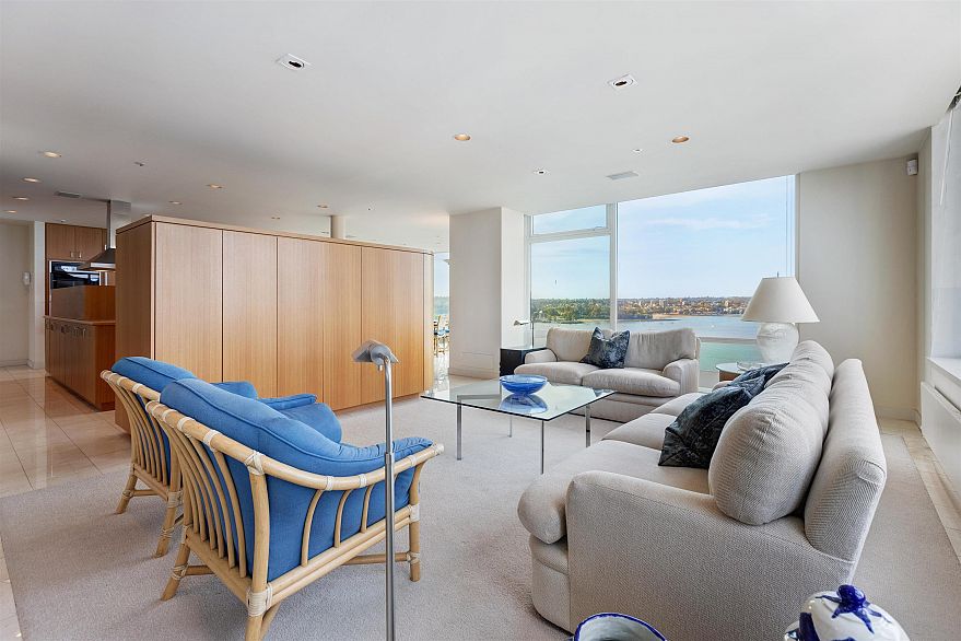 1600 1919 Beach Avenue