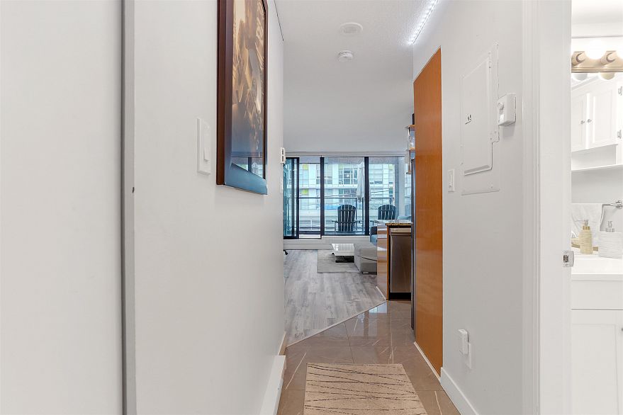 214 1189 Howe Street