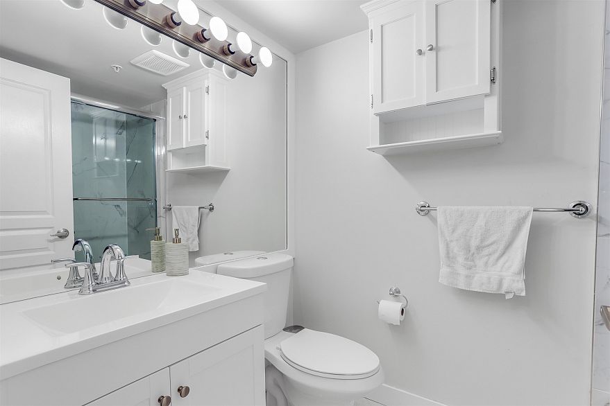 214 1189 Howe Street