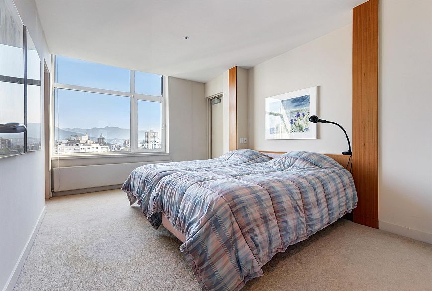 1600 1919 Beach Avenue