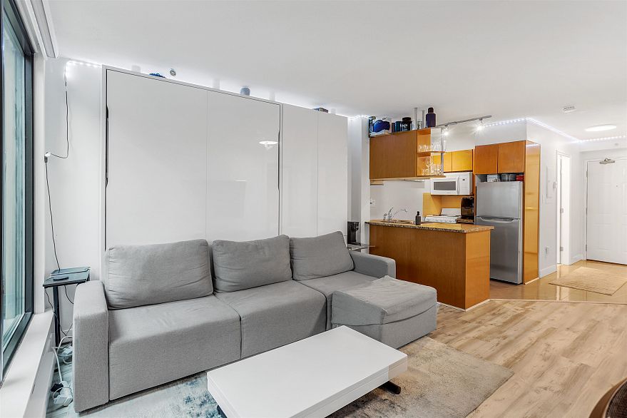 214 1189 Howe Street