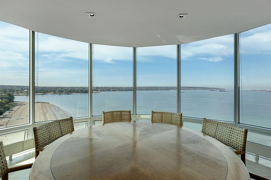 1600 1919 Beach Avenue