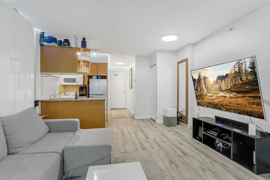 214 1189 Howe Street