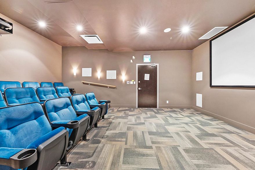 1305 938 Smithe Street