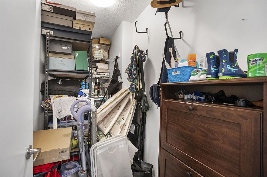 1305 938 Smithe Street