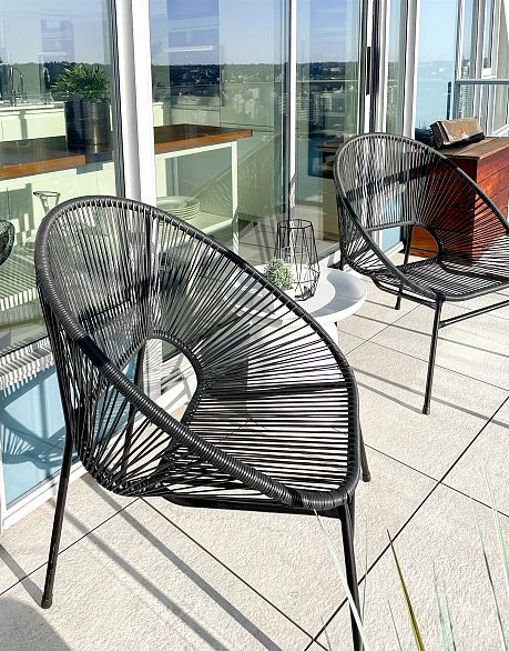 3703 689 Abbott Street