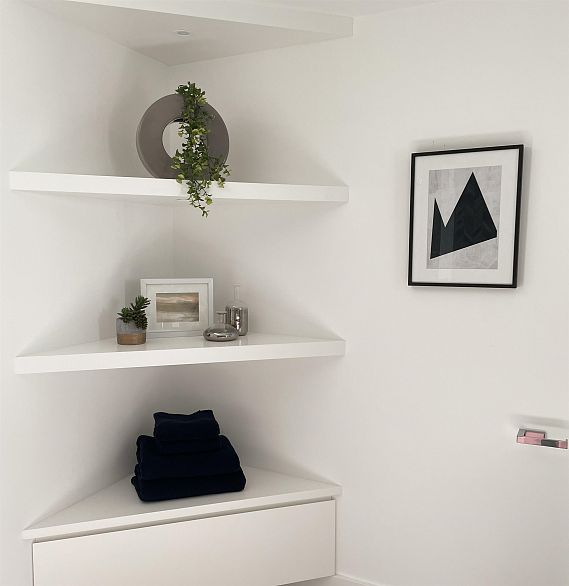 3703 689 Abbott Street