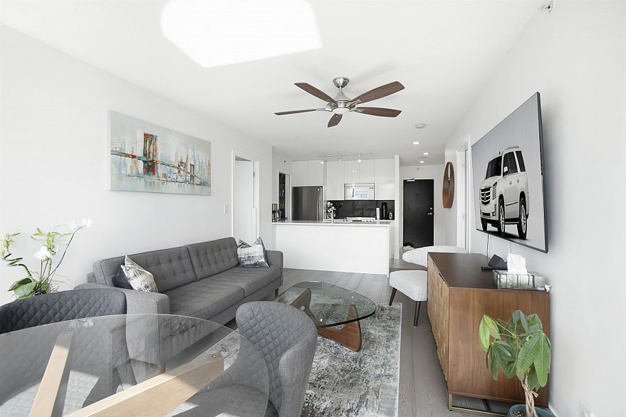 1305 938 Smithe Street