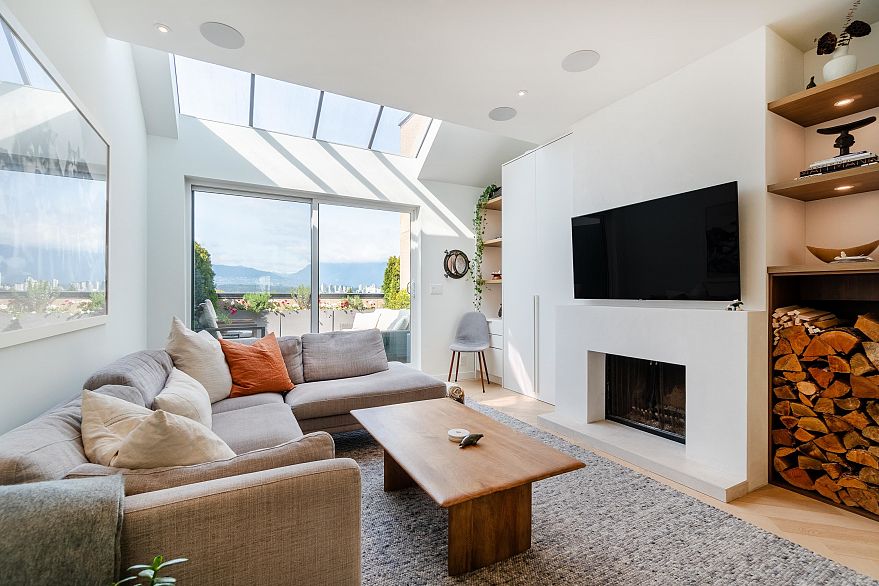 6 2077 W 3RD AVENUE, Vancouver BC V6J 1L4