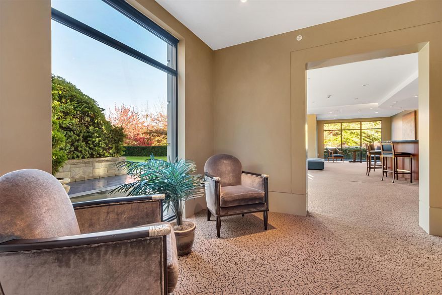 500 1863 Alberni Street