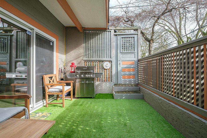 2433 W 6TH AVENUE, Vancouver BC V6K 1W2