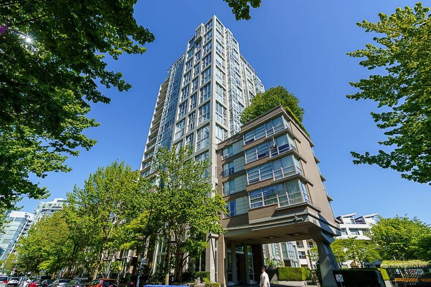 2005 1228 MARINASIDE CRESCENT, Vancouver BC V6Z 2W4