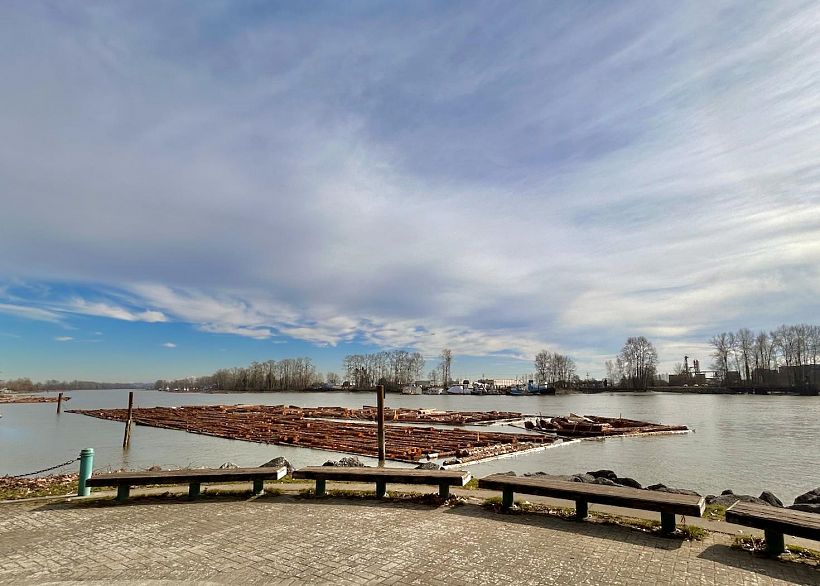 2868 SOTAO AVENUE, Vancouver BC V5S 4V1
