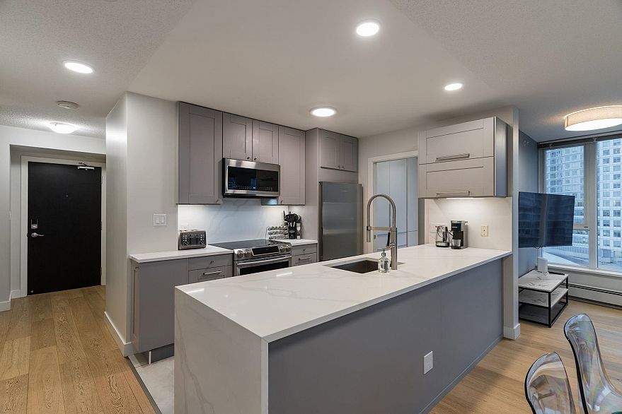 2107 689 ABBOTT STREET, Vancouver BC V6B 0J2