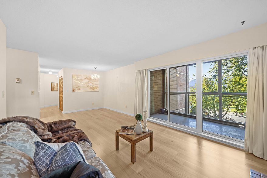 303 2410 CORNWALL AVENUE, Vancouver BC V6K 1B8